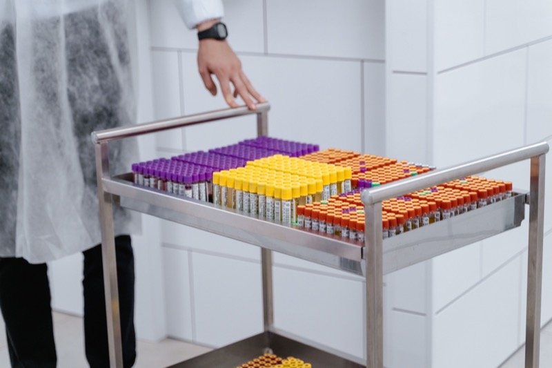 Medical sample tubes organized on a laboratory cart
